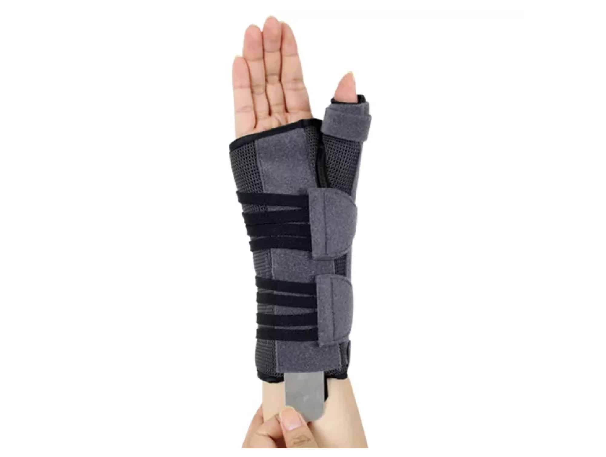 ADAPTE ATTELLE POIGNET AVEC SOUTIEN DU POUCE TAILLE M 1 ADAPTE ATTELLE POIGNET AVEC SOUTIEN DU POUCE TAILLE M